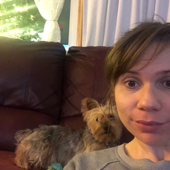 Meet your Posher, Ciara - Picture 1 of 1